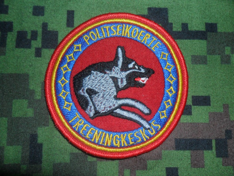 Selles embleemis veidi kahtlen, kuna siis kui nad kasutusel olid siis olid nad teises tehnikas ja materjalil tehtud.