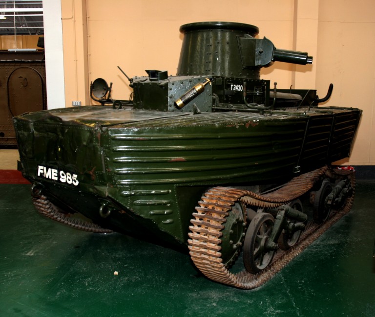 E1951_33_V-C-L%20L1E3%20light%20amphibious%20tank%20No%203_Tank%20Museum_2006_7047-085.jpg