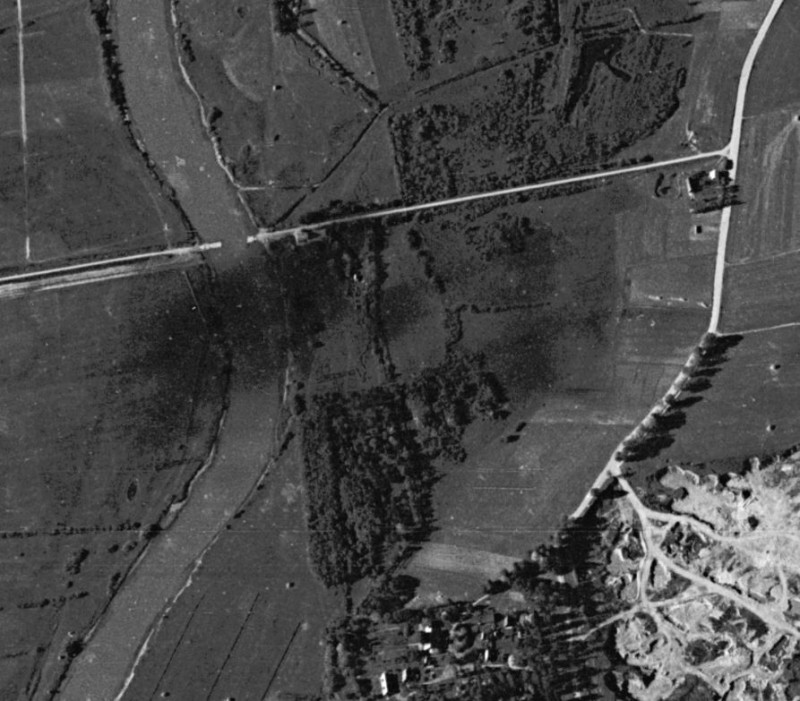 Samast sillast vist olid ka varasemalt mõned ülesvõtted jõelt. Miks seda ei taastatud kunagi?