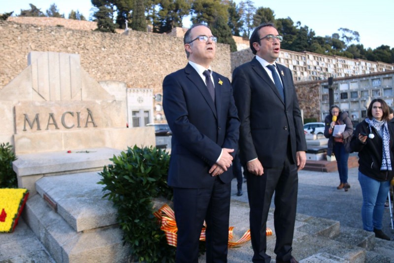 Kataloonia ministrid Jordi Turull ja Josep Rull tähistasid endise Kataloonia juhi  Francesc Macià 84. sünniaastapäeva.