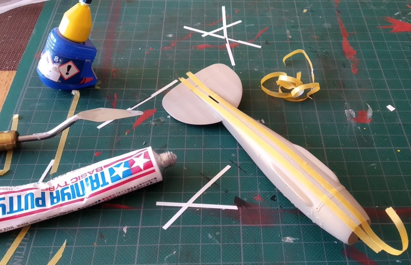 Alumine pool nõudis pahtliga liginemist, teip paika, pahtel selga ja pärast lihvis kõik ühtlaseks.