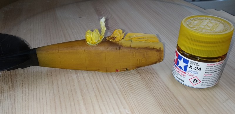 Et vineer natuke kollakam oleks , lasin  peale imeõhukese kihi tamiya läbipaitsvat kollast lakki. Telefoni fotikas nagu suurt vahet ei näita. Reaalis vaadates oli palju &quot;soojem&quot; ja naturaalsem.