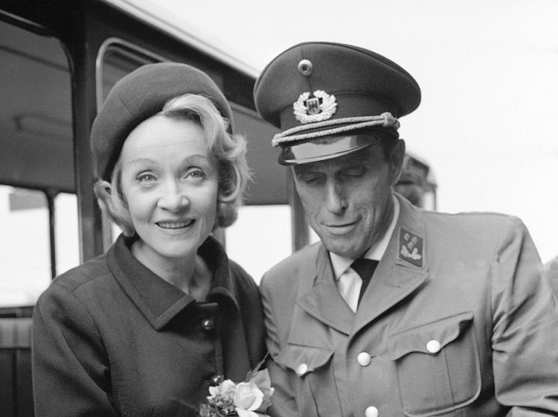 Dietrich-1-300x224.jpg