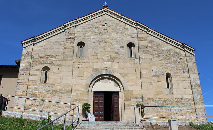 church-of-st-gottardo-church-of-arlate-facade-romanesque-style-preview.jpg
