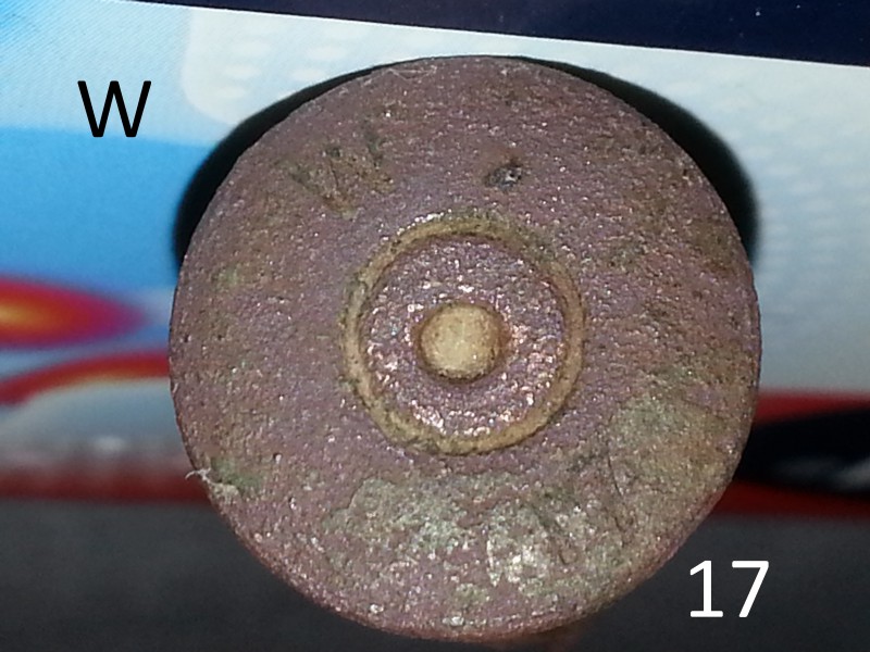 üleval servas on W ja all on 17, rohkem tähiseid ei leidnud