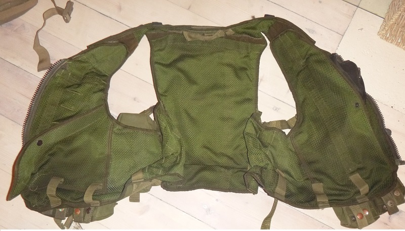vest2.jpg
