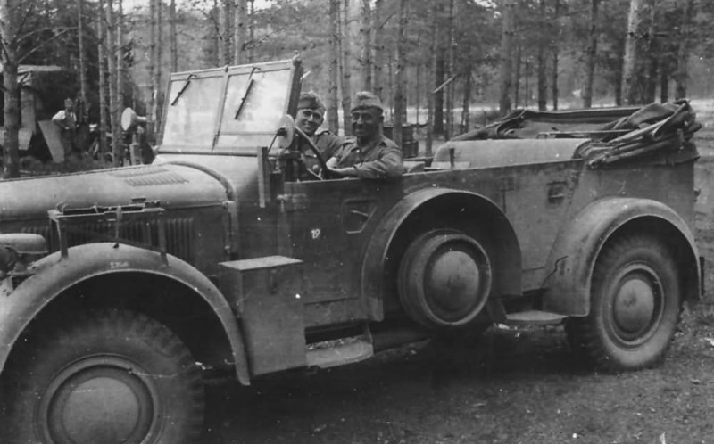 Horch_901_wehrmacht_PKW_car_19.jpg